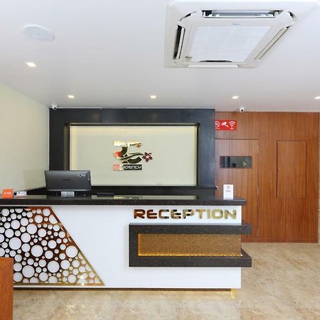 Hotel Ramcharan Residency, Tirupati Kültér fotó