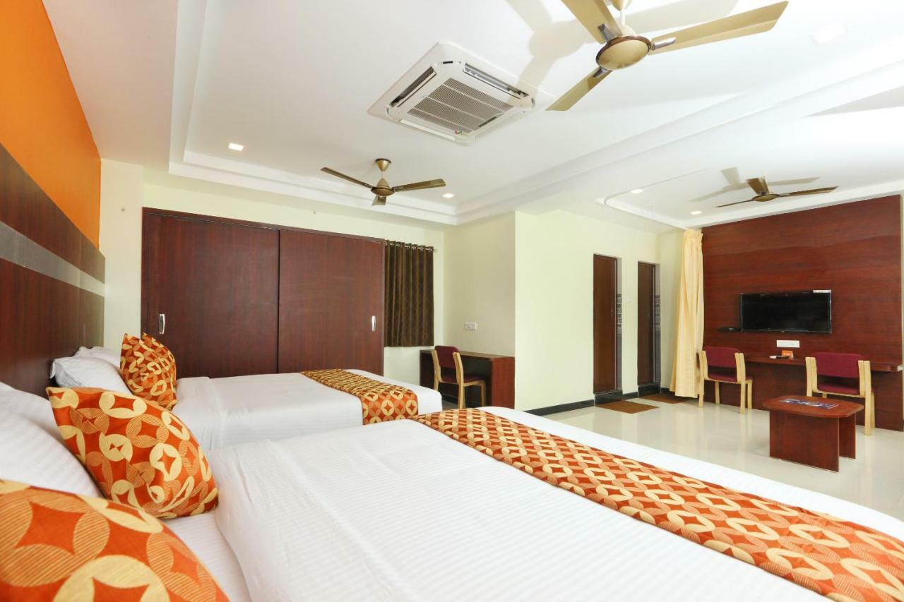 Hotel Ramcharan Residency, Tirupati Kültér fotó