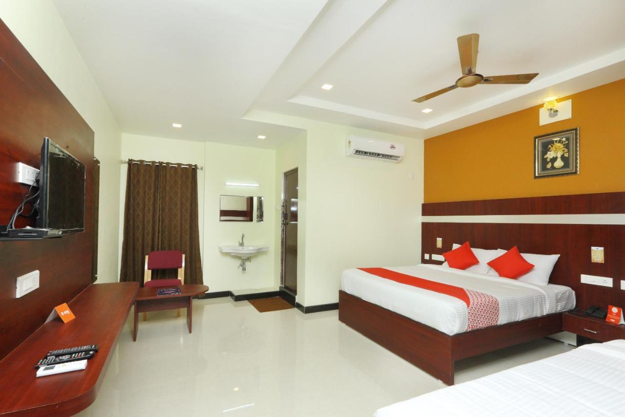 Hotel Ramcharan Residency, Tirupati Kültér fotó